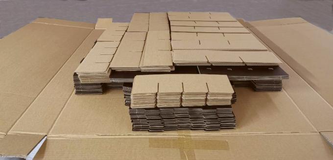 Wingstack Qp Wingstack कार्डबोर्ड डंप डिब्बे की मजबूत 30kgs सहायक क्षमता